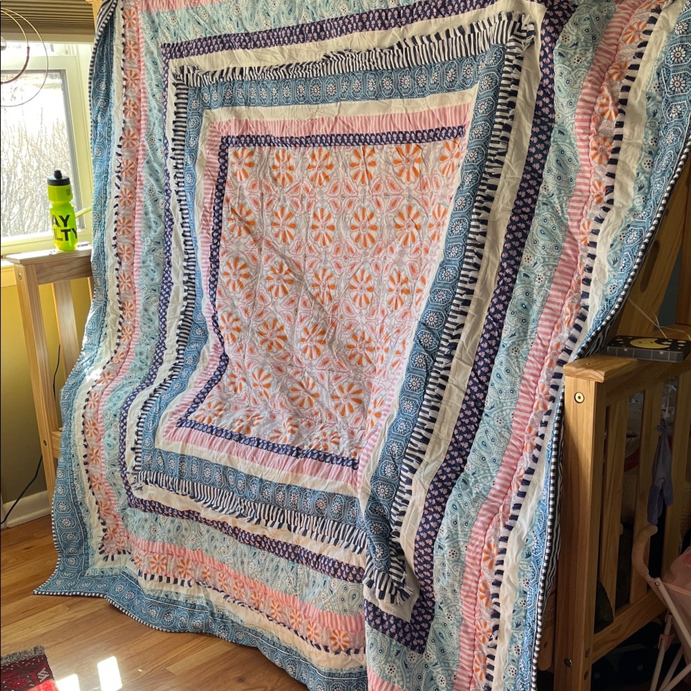 Multicolor Patterned comforter